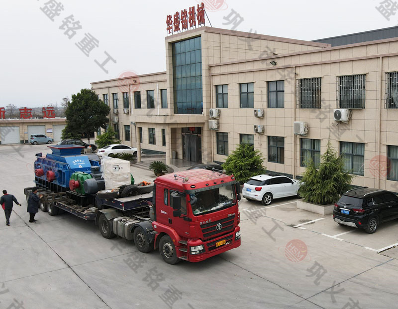 時(shí)產(chǎn)200噸對(duì)輥液壓制砂機(jī)，處理鵝卵石、石灰石的出砂效果怎么樣呢？